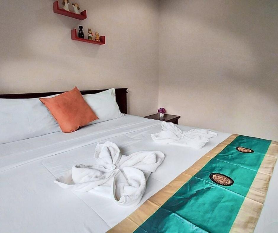 Baanloksouylokchay Hotel HHQ Cameră foto